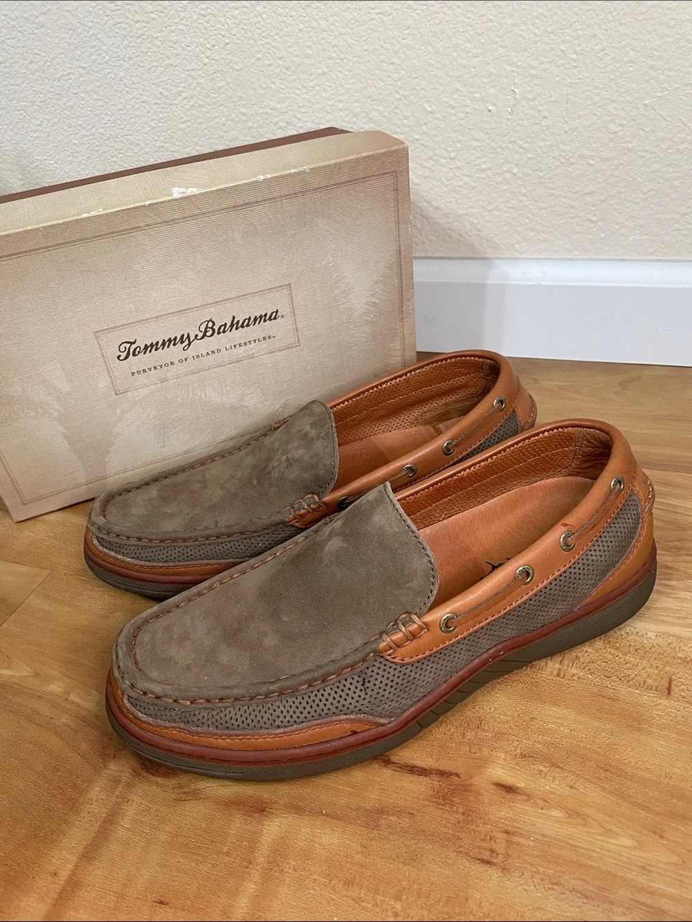 Tommy Bahama Slip-on Boat Shoes (9)